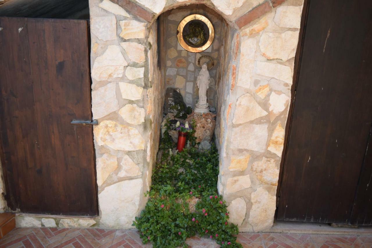 Bed &Breakfast Pinetamare Acomodação com café da manhã Castel Volturno Exterior foto