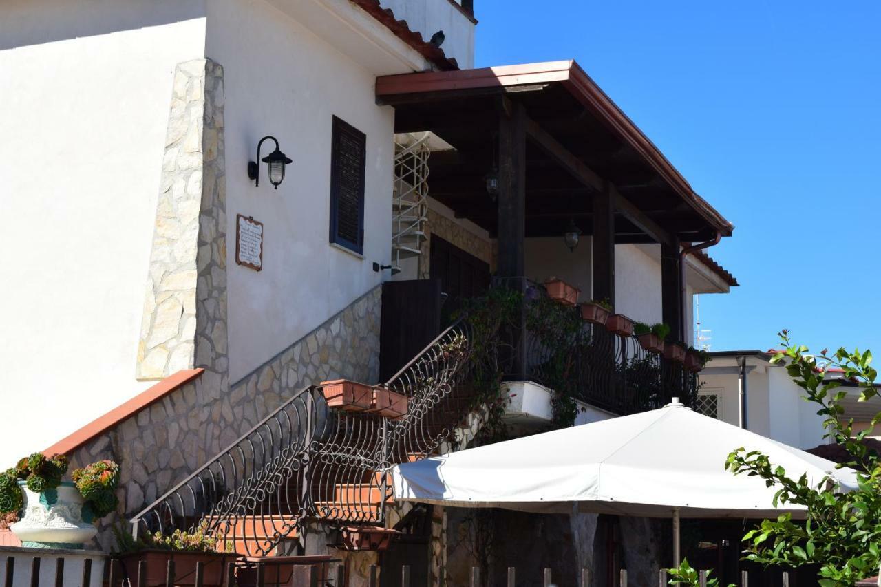Bed &Breakfast Pinetamare Acomodação com café da manhã Castel Volturno Exterior foto