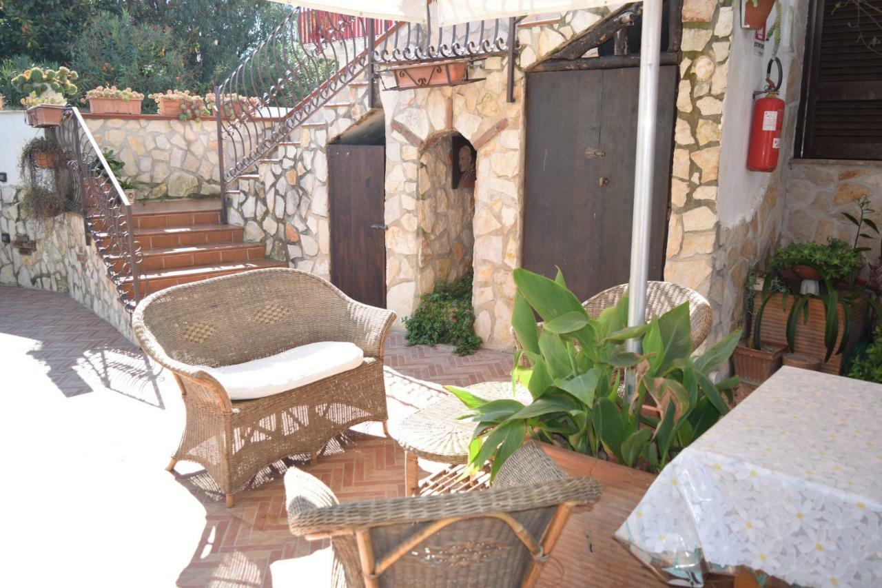 Bed &Breakfast Pinetamare Acomodação com café da manhã Castel Volturno Exterior foto